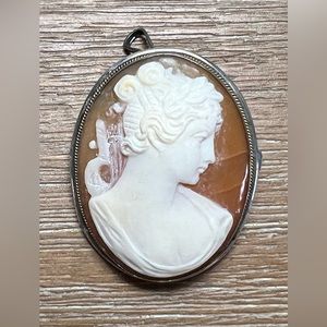 Vintage Sterling Silver Cameo Brooch
